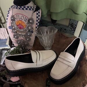 STEVE MADDEN COOK PLANET LOAFERS LIKE NEW WORE ONE TIME SIZE 7 ladies